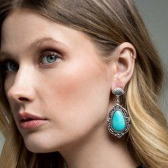 ❌SOLD❌🆕BOHEMIAN TEARDROP EARRINGS - Picture 2 of 3